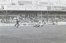 Brian Stein cannot beat Leicester keeper Wallington