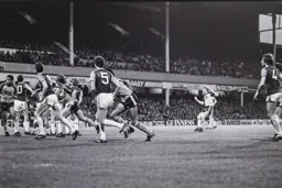 Garry Parker sends in a free kick