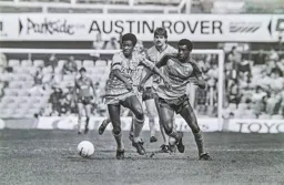 Mitchell Thomas tries to get the better of Coventry’s Bennett