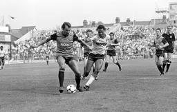 Brian Stein tries to rob Alan Hudson