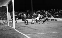 Frankie Bunn effort goes close