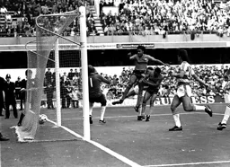 Paul Elliott scores number two on the plastic