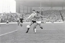 Brian Stein gets in front of the Black Cats defender