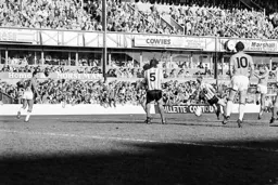 Garry Parker shoots from long distance