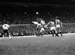 Frankie Bunn up amongst the United defence