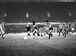 Brian Stein takes on the defence