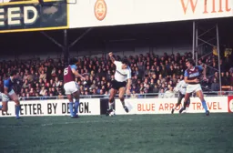 Frankie Bunn went close to scoring, but Luton drop 2 points conceding a West Ham equaliser 6 minutes from time