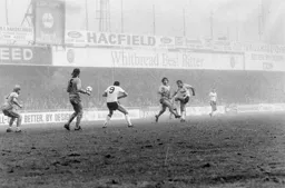 Wayne Turner shoots from outside the box