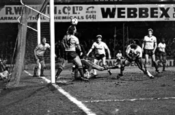 Brian Stein sees his header sneak pass the post