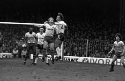 Wayne Turner gets involved in midfield