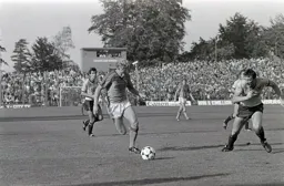Tim Breacker driving down the wing