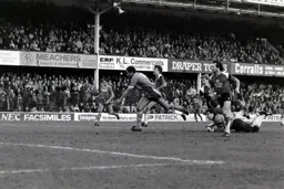 Brian Stein runs through