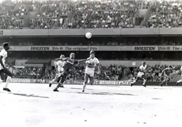 Mark Stein waits for the ball to drop