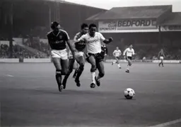 Brian Stein holds off George Shipley`s challenge