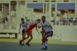 Brian Stein watches the flight of the ball