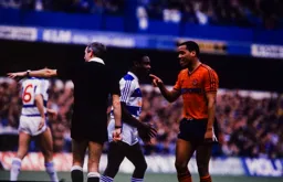 Brian Stein appeals but the referee has made his decision