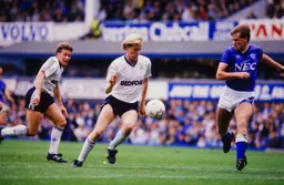 David Oldfield has Dave Watson blocking his path