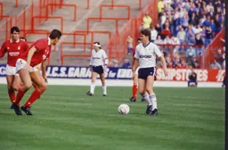 Steve Williams looks to start an attacking move