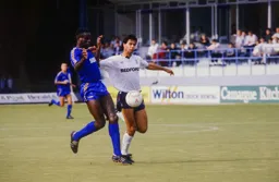 Roy Wegerle muscles his way through