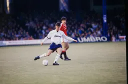 Steve Williams sending a ball upfield