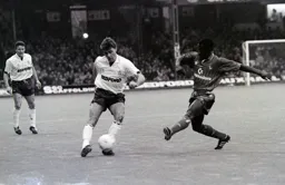 Mal Donaghy getting his foot around the ball