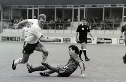 Tim Breacker on his way down