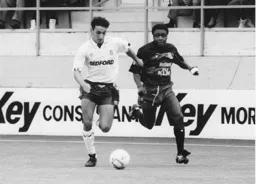 Kurt Nogan gets past Paul Parker