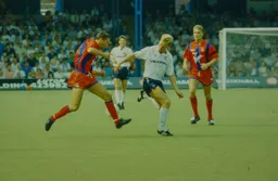 Tim Breacker gets ahead of the ball