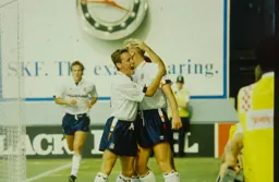 Kingsley Black celebrates Iain Dowie’s goal