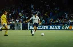 John Dreyer getting the better of Lee Chapman
