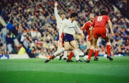 Ceri Hughes going in between to hard men McMahon and Ablett