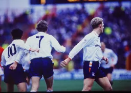 Lars Elstrup gets the congratulations of his teammates