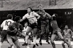 Darron McDonough gets amongst the Palace defence
