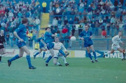 Lars Elstrup tangles with Andy Townsend