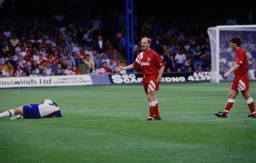 Phil Gray taken down by Steve McMahon