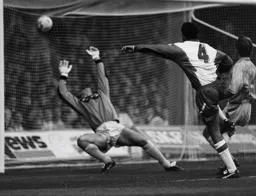 Kurt Nogan blasts home