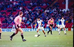 Chris Kamara looking to distribute from midfield