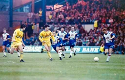 Mark Pembridge makes a break