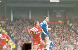 Paul Telfer above Steve Nicol