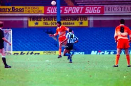 Chris Kamara wins the midfield battle