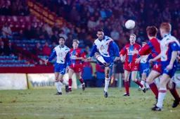 Brian Stein chipping out to the wing