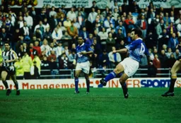 Phil Gray taking a long shot