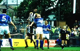 Darren Salton outjumped