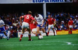 Steve Claridge battling through the Charlton defence