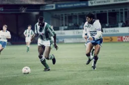 Despite Claridge scoring 3 goals over the 2 legs Luton go out to lowly Plymouth as Chris Kamara looks on, unbelievable Jeff