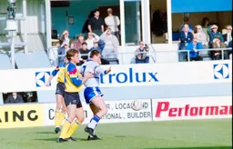 Steve Claridge holding off his marker