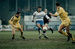 Phil Gray about to let off a shot