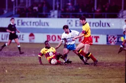 Phil Gray getting out of a tangle