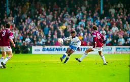 Martin Williams getting the ball upfield