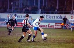 Paul Telfer beats his marker